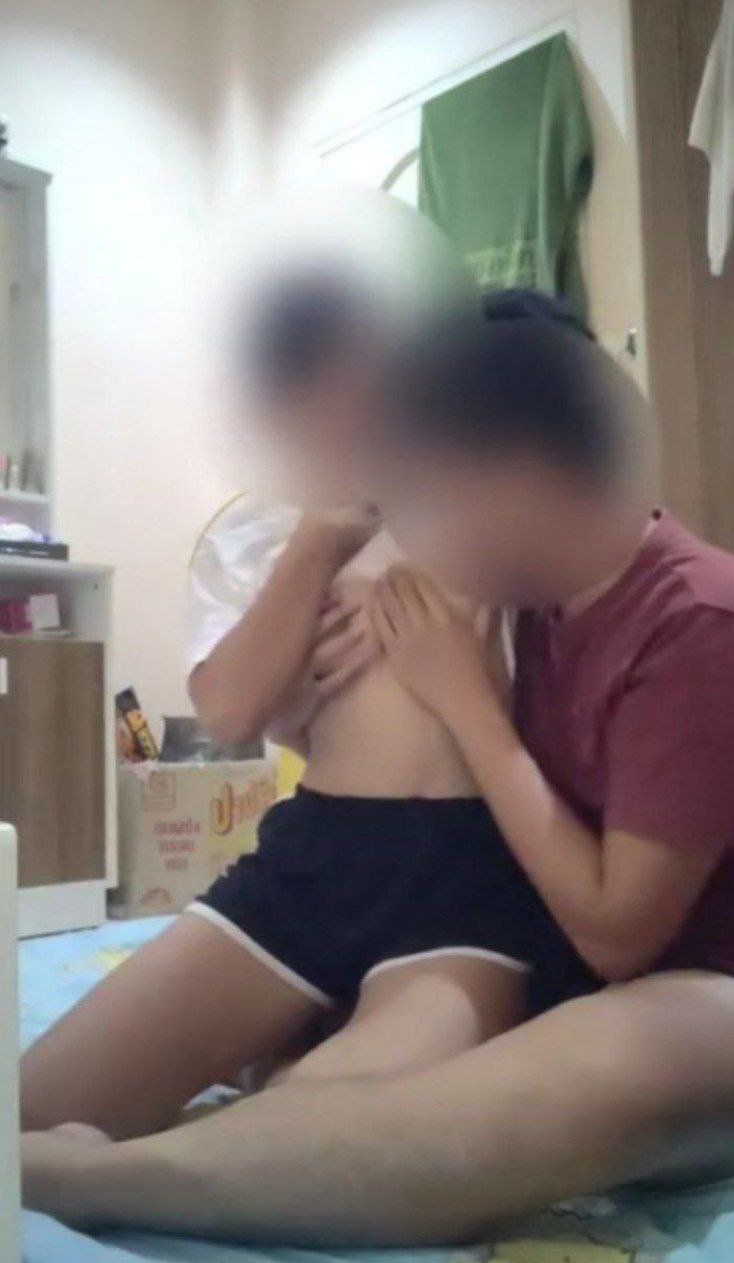 အခန်းလေးထဲရှယ်ဖုတ်တဲ့အတွဲ