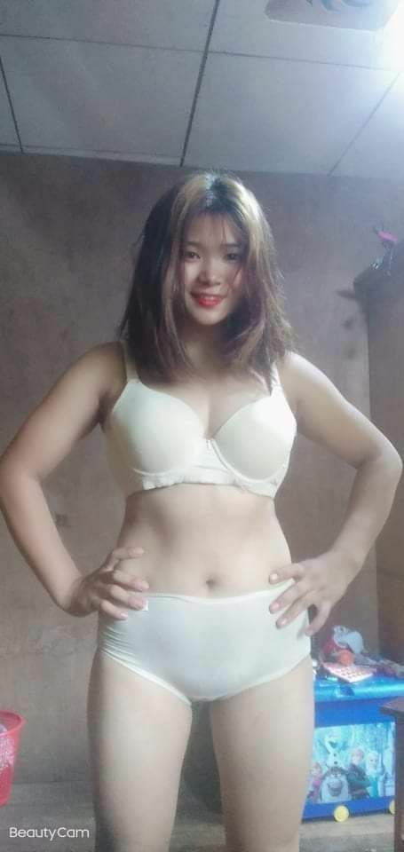 ဖြူဖြူဖွေးဖွေး လုံးကြီးလေး