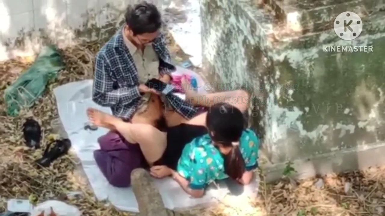 အုတ်ဂူဘေးမှာ တီးတဲ့အတွဲ