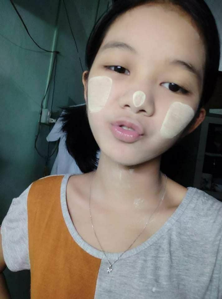 လက်တစ်ချောင်းလေးထည့်ပြတာ🤤