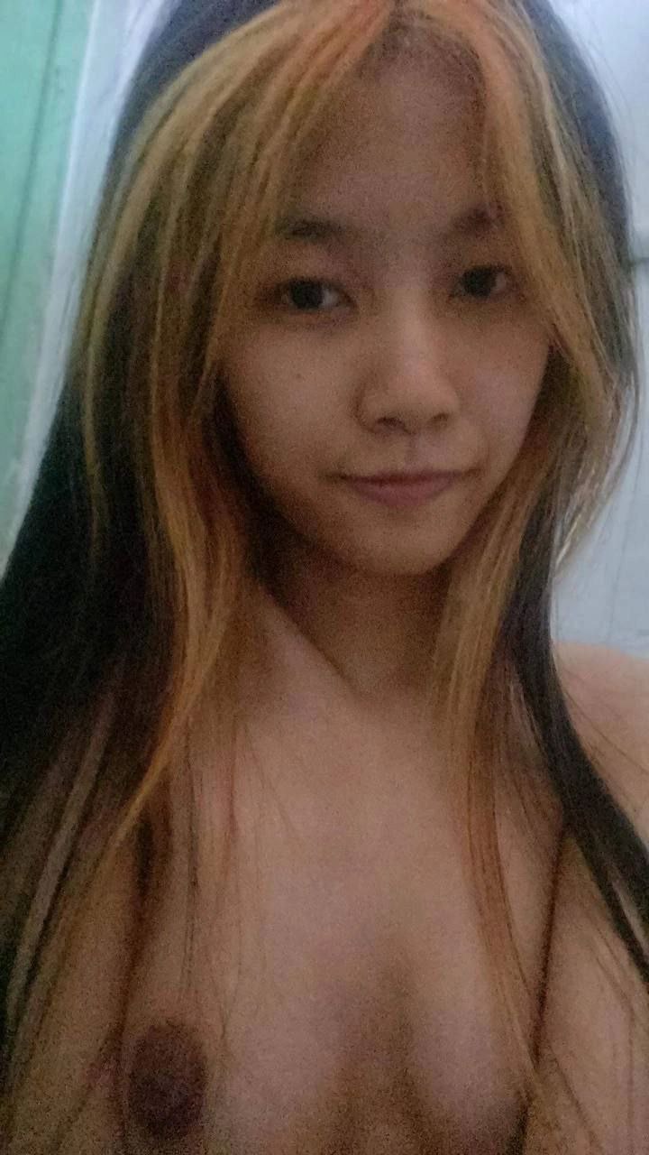 ရှယ်ပြတဲ့ မမလှလှ